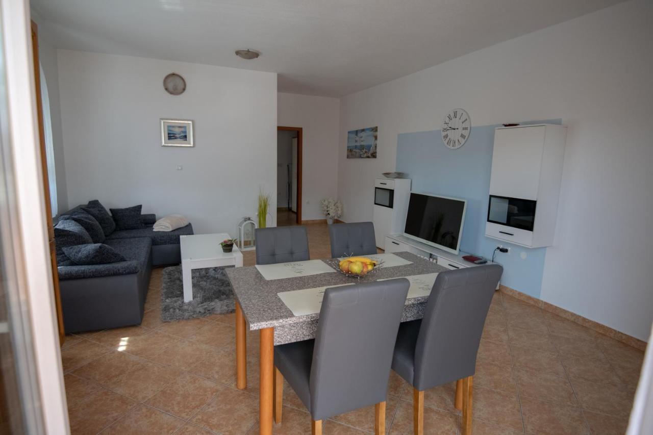 Apartments Mamut Трогир Екстериор снимка