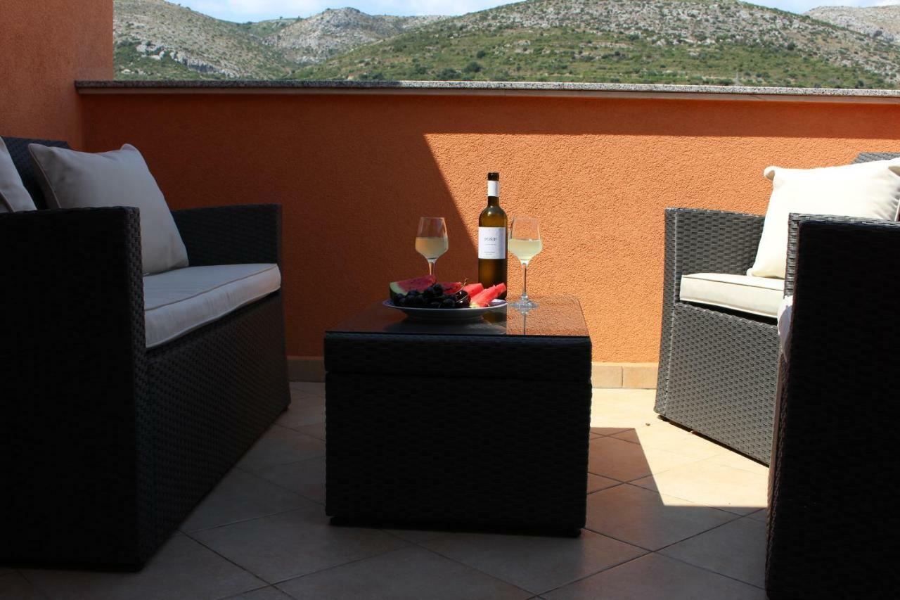 Apartments Mamut Трогир Екстериор снимка